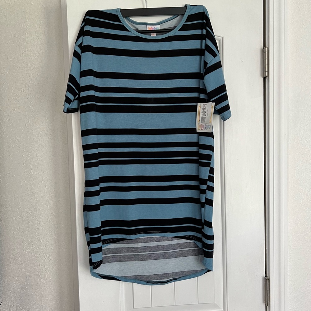 Lula roe Irma Size xs, fits bigger. New with tags.
